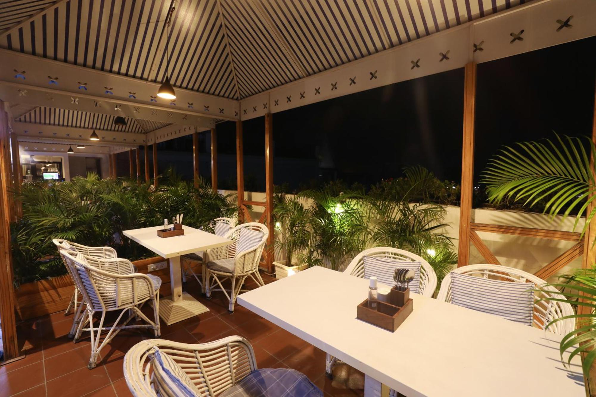 Hotel Le Castle Rudrapur Dış mekan fotoğraf