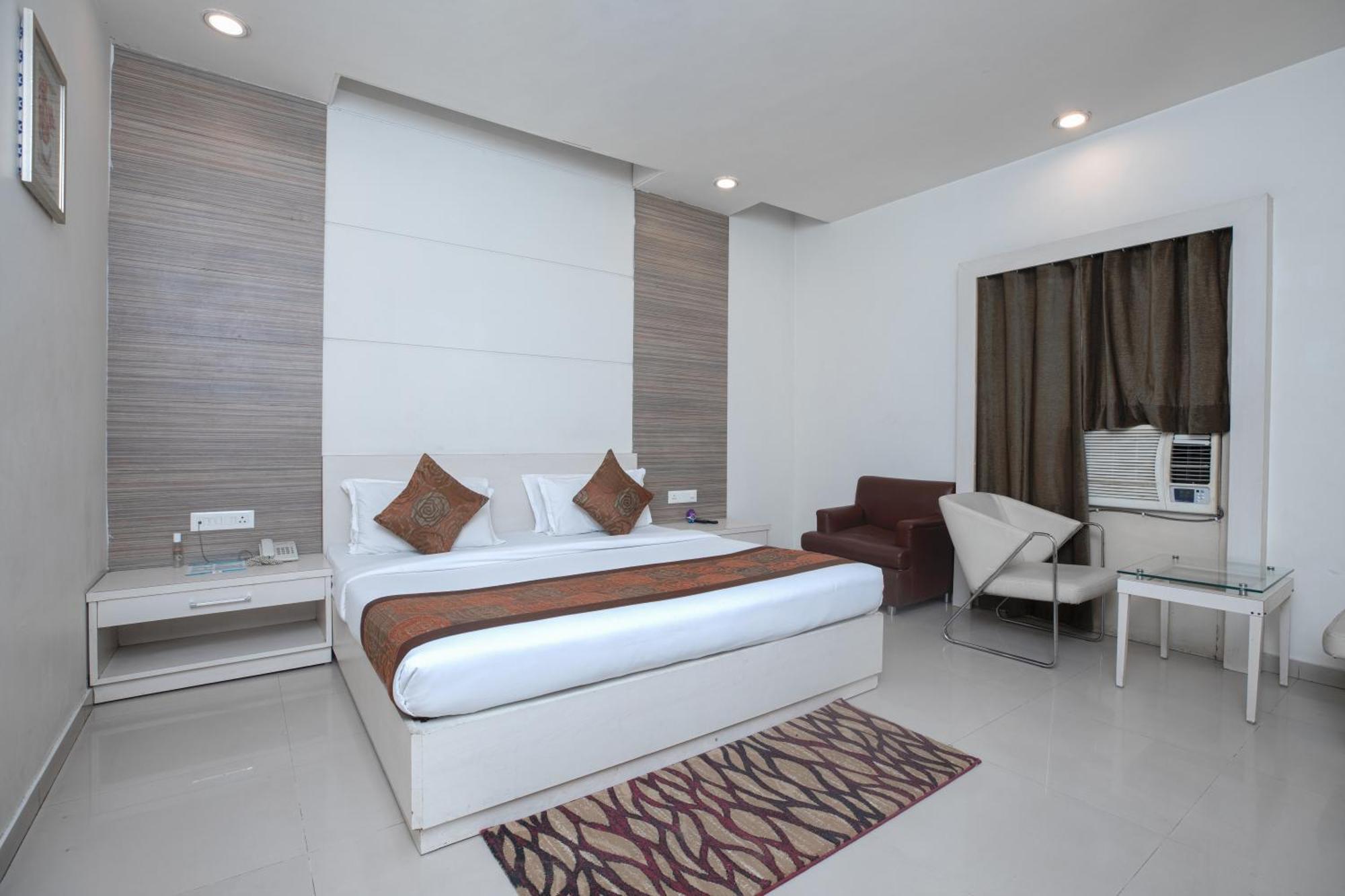 Hotel Le Castle Rudrapur Dış mekan fotoğraf