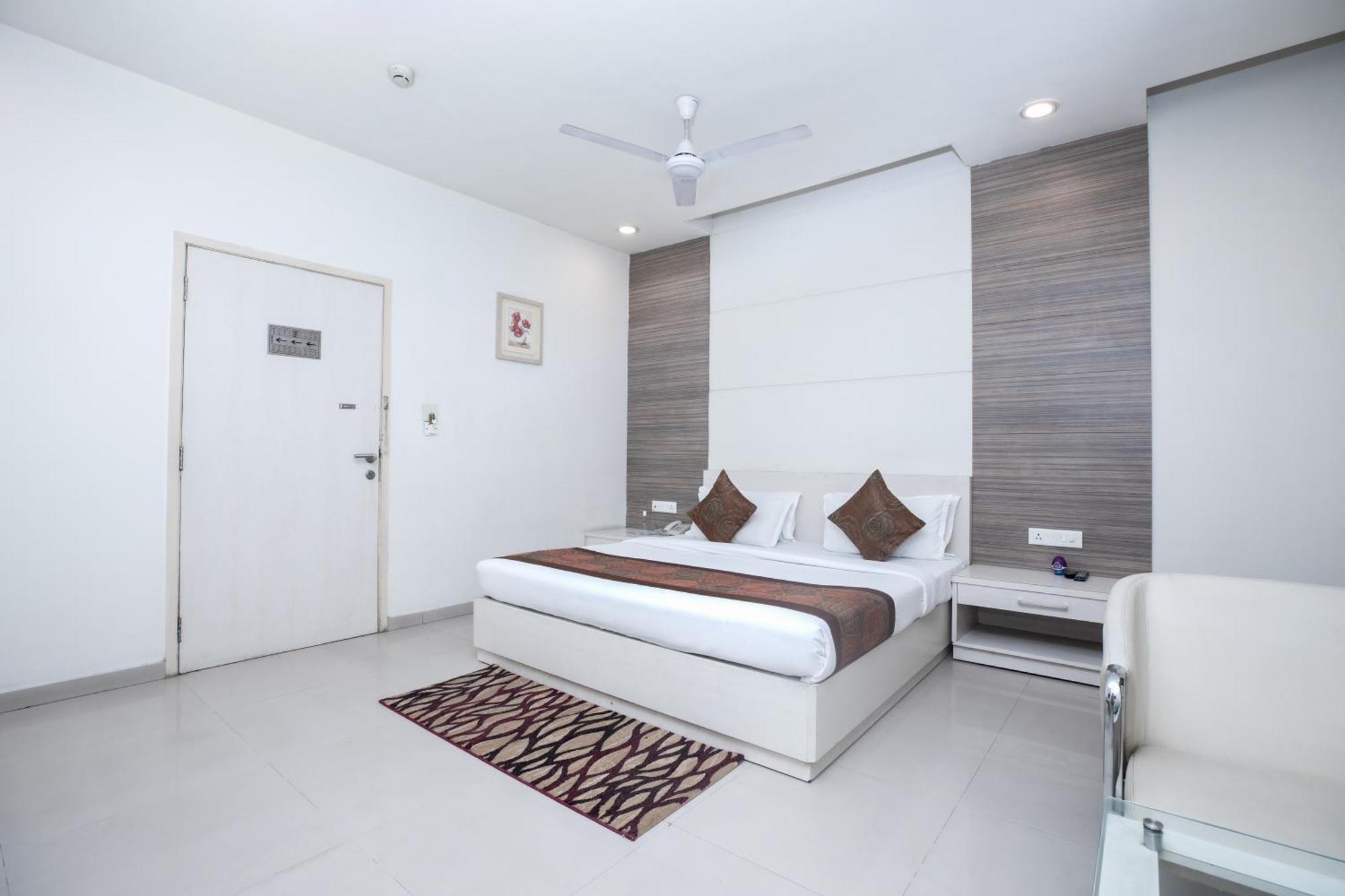Hotel Le Castle Rudrapur Dış mekan fotoğraf